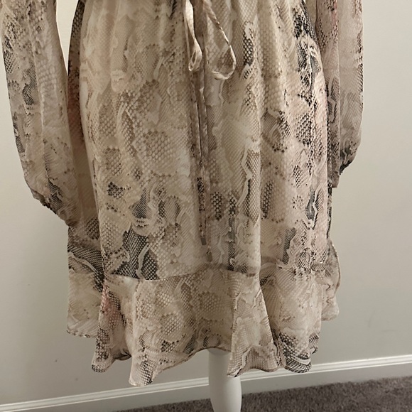 White House Black Market Beige Snake Print Dress - Picture 4 of 8
